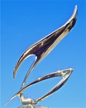Thin Sail Wing
16" x 14" x 4"
bronze
©1991